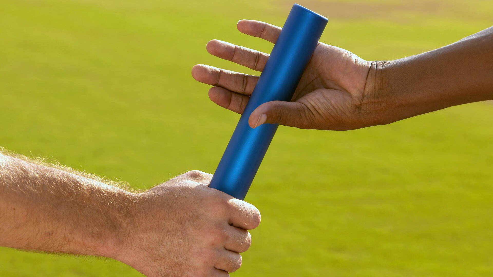 fb sports官网-世界沙滩飞盘赛，浪花中的团队合作，沙滩飞盘教学视频教程